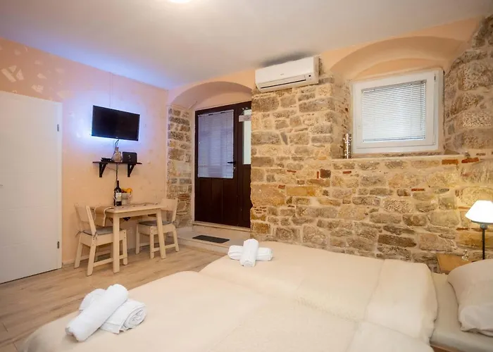 Splitska Kala Apartman *
